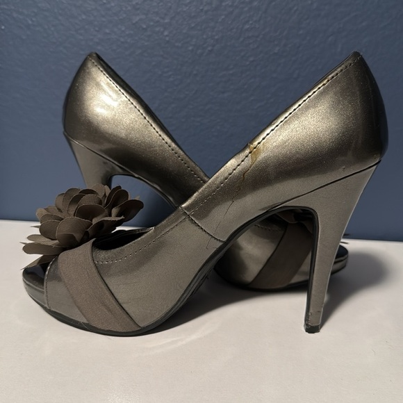 Carlos Santana Cupcake Peep Toe Heels Size 7 - Picture 5 of 8